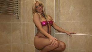  Blonde Amy Green Stripping Down From Her Bikini In Shower