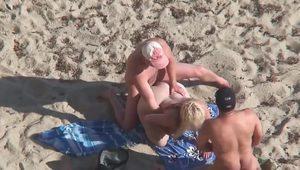  Estrangeiro - Hidden Cam Couple, dogging at beach