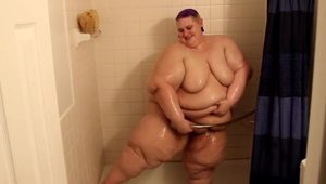  SSBBW SHOWER