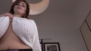  Chubby Xenia Wood - No bra pullover